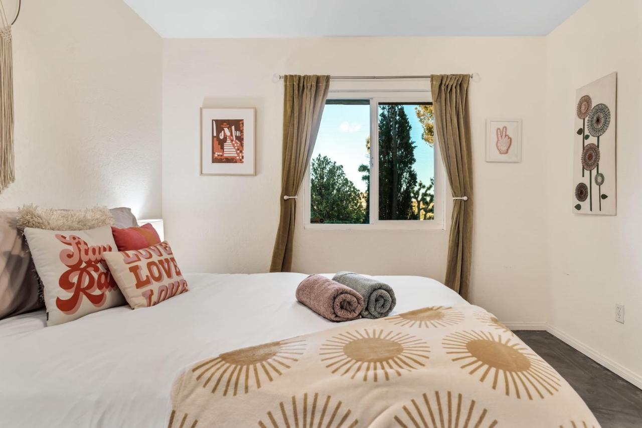 Dez-Art Retreat Villa Yucca Valley Exterior photo