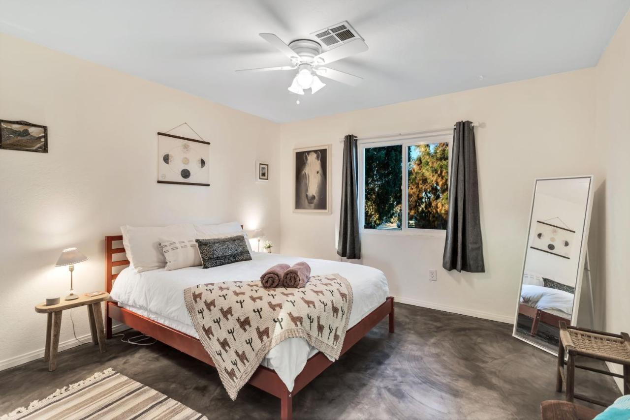 Dez-Art Retreat Villa Yucca Valley Exterior photo